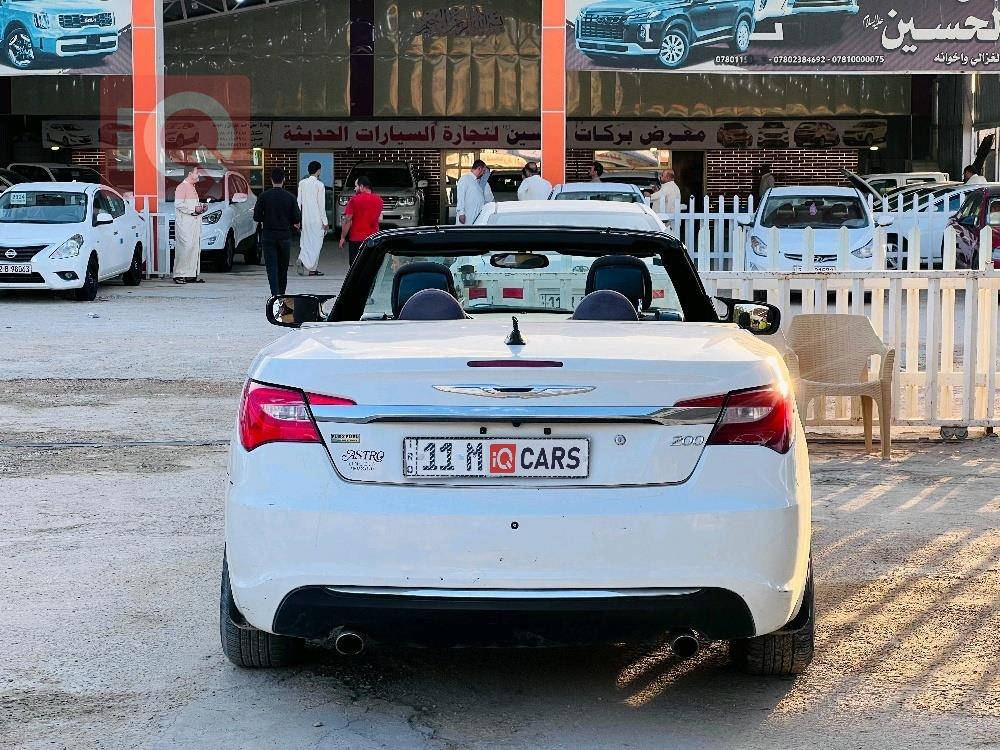كرايسلر 200